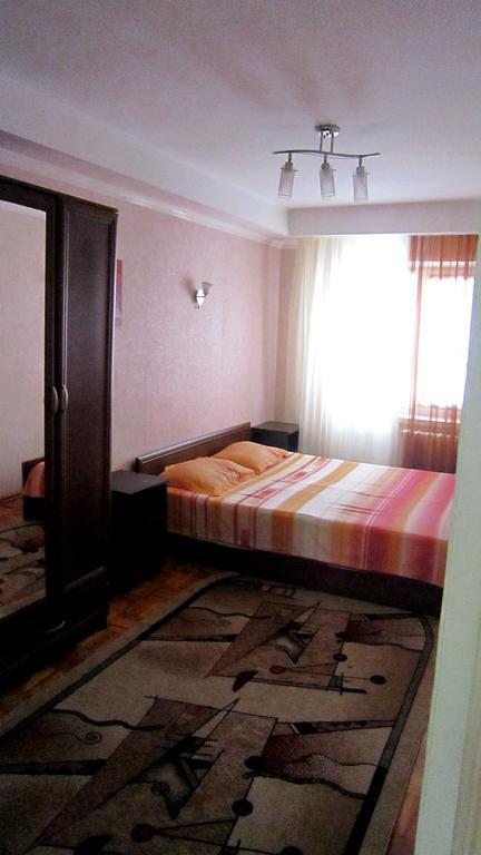 Apartment On Maliy Rinok Zaporizhia Buitenkant foto